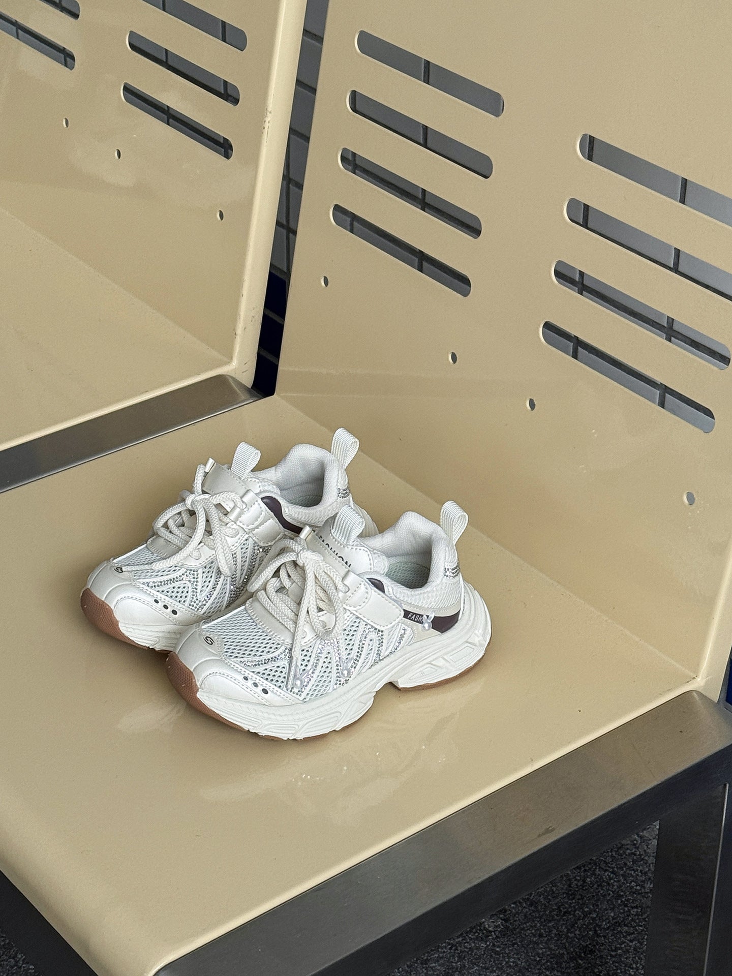 Children's Mesh Little Fashionable Lightweight Breathable Medium Children's Sports Shoes