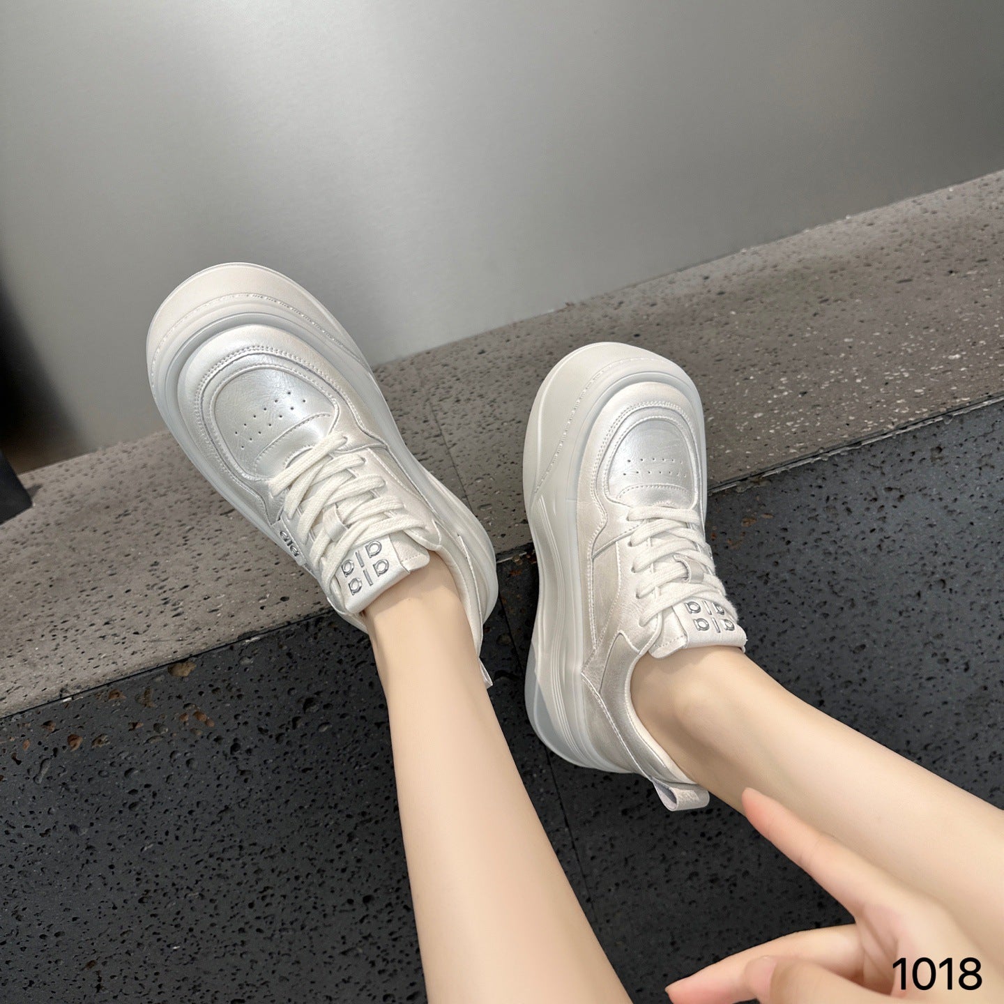 Women's Big Toe White Fleece-lined Platform Muffin Casual Shoes