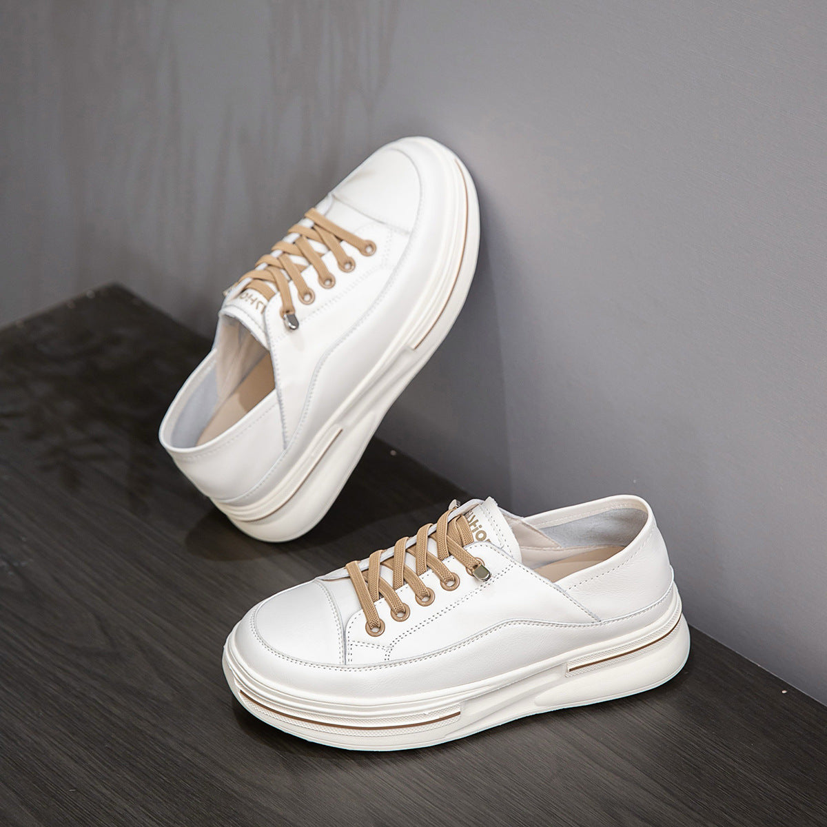 Women's Double Packaging Step-on Two-way Wear Super Lightweight Foam Bottom Cowhide Women's Casual Shoes