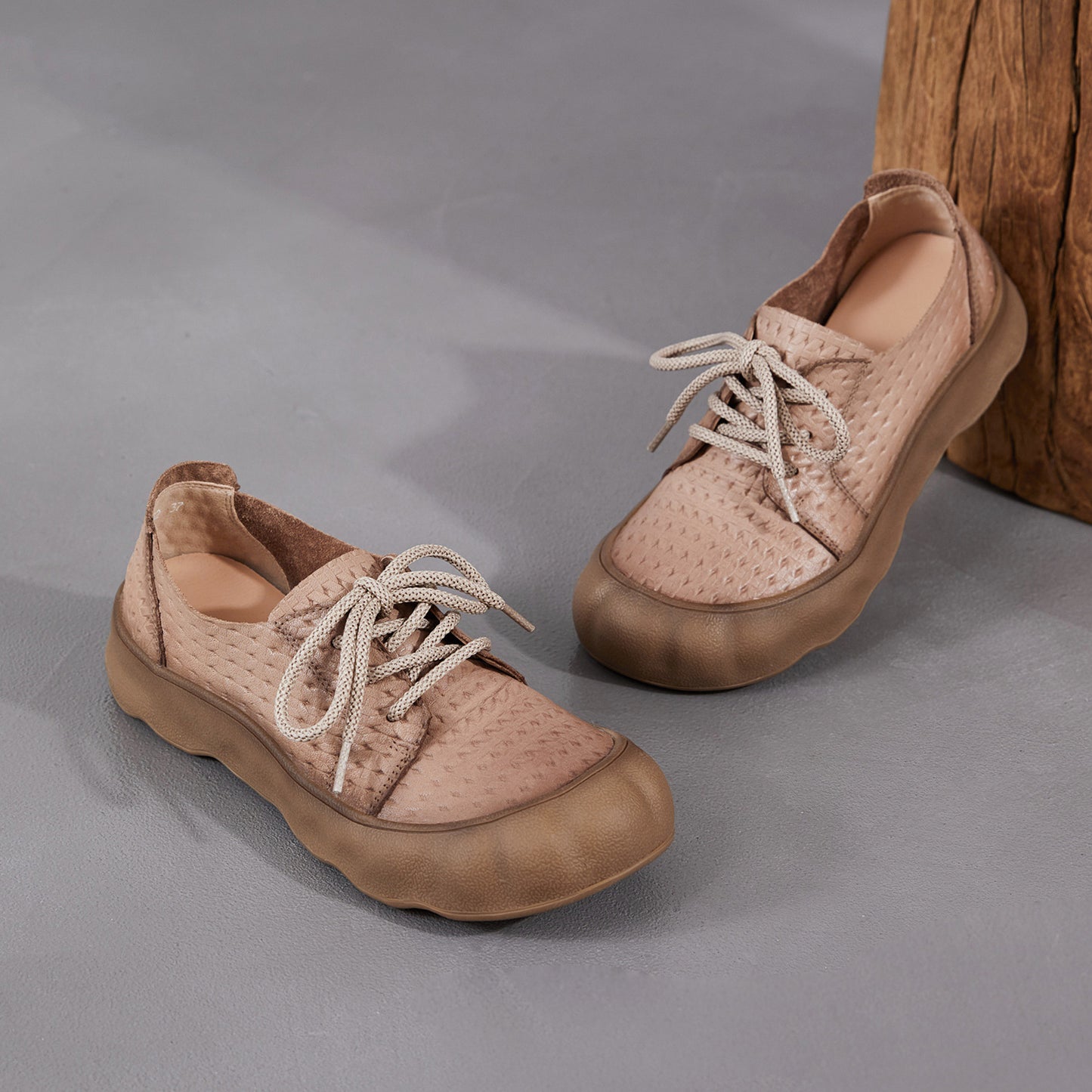 Women's Embossed Retro Lace Up Pumps Spring Comfort Flat Women's Casual Shoes