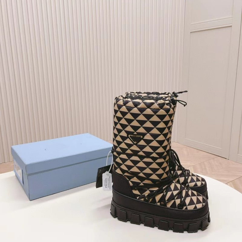 Women's Raise The Bottom Nylon Fabric Contraction Band Snow Boots