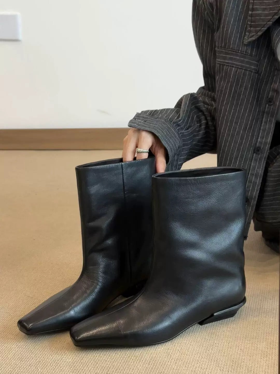 Women's Style Slimming Square Toe Chunky Martin Sleeve Skinny Short Boots