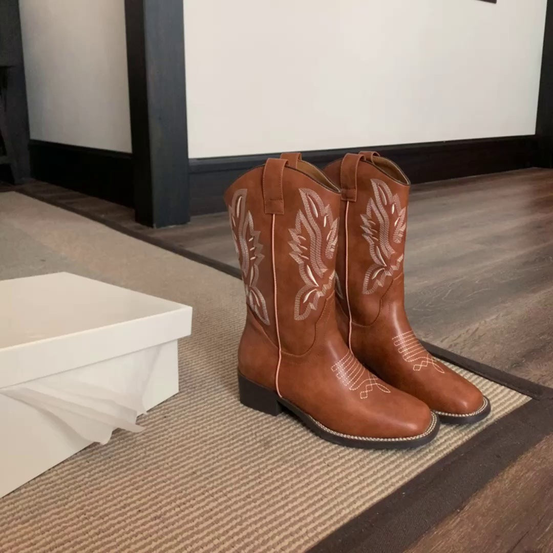 Women's Embroidered Chunky V Cut Western Denim Boots