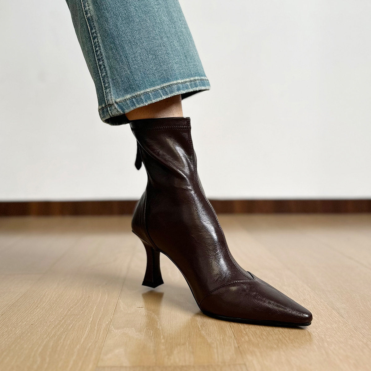 Women's Cowhide Version French Pointed Toe Stretch Thin Women's Leather Boots