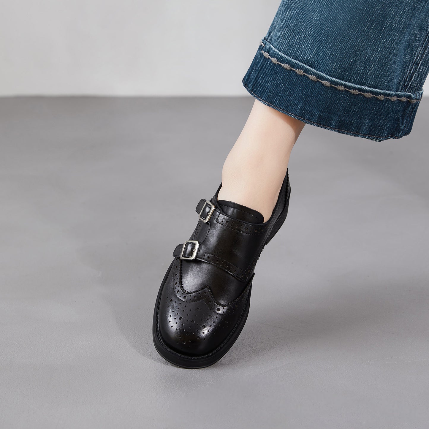 Women's Hand-held Cowhide Handmade British Style Retro Distressed Carving Brogue Women's Casual Shoes