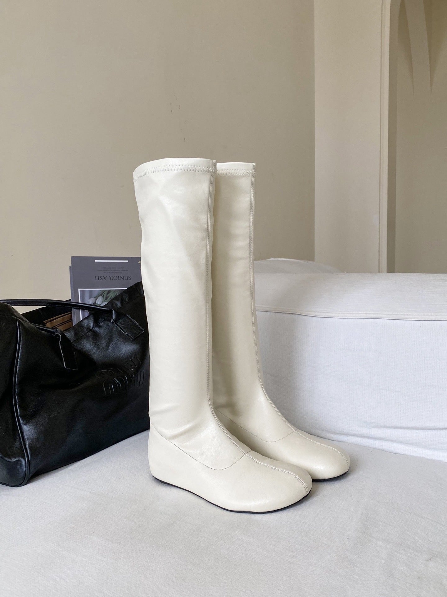 Wind Round Toe Invisible Elevated Flat Women's Leather Boots