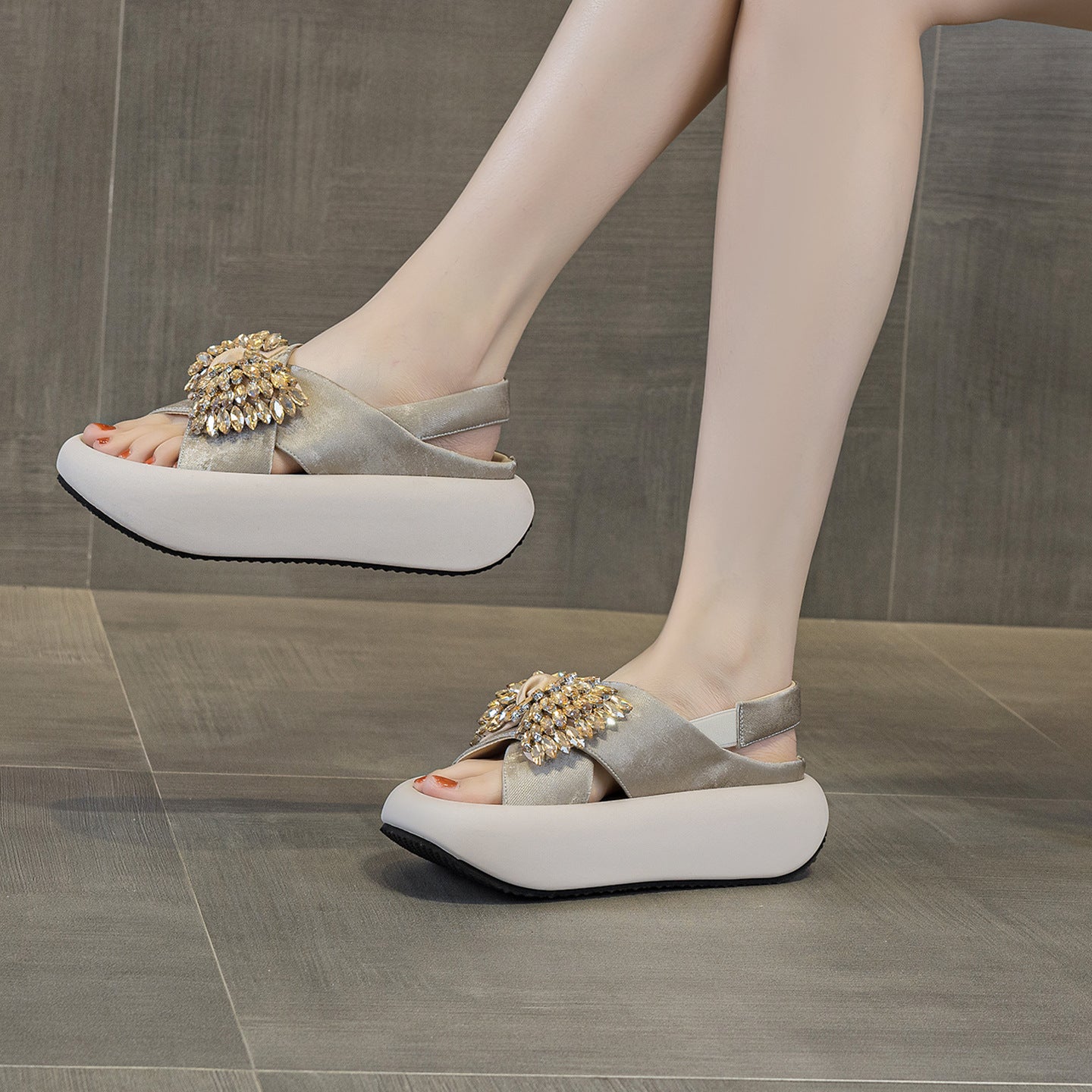 Women's Outdoor Summer Fashion Bow High-grade Rhinestone Platform Sandals