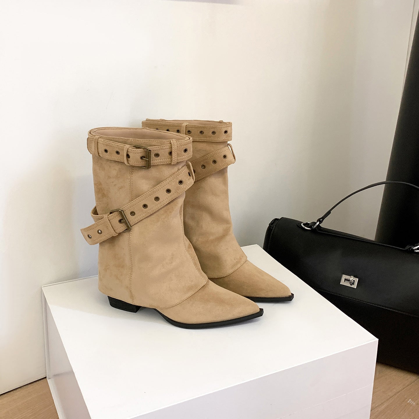 Women's Style Hot Pants Tube Short Chunky Middle Temperament Boots