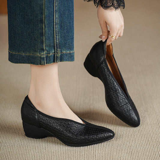 Women's Soft Surface Sheepskin Pointed Toe V-shaped Mouth Slip-on Comfortable Low-cut Women's Shoes