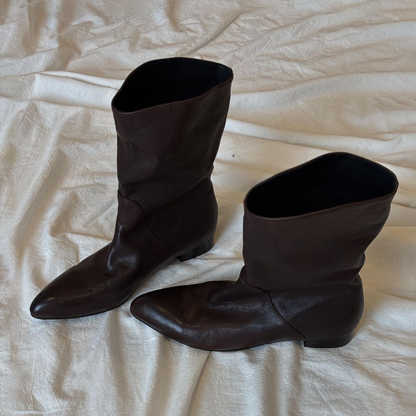 Women's Style Retro Elegant Pointed High-grade Wide Tube Slimming Women's Leather Boots
