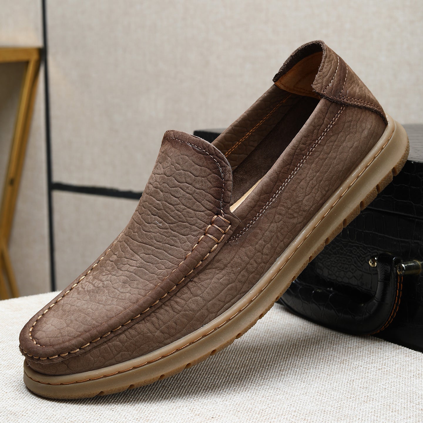 Men's Pattern Single Layer Frosted Cowhide Comfortable Breathable Men's Shoes