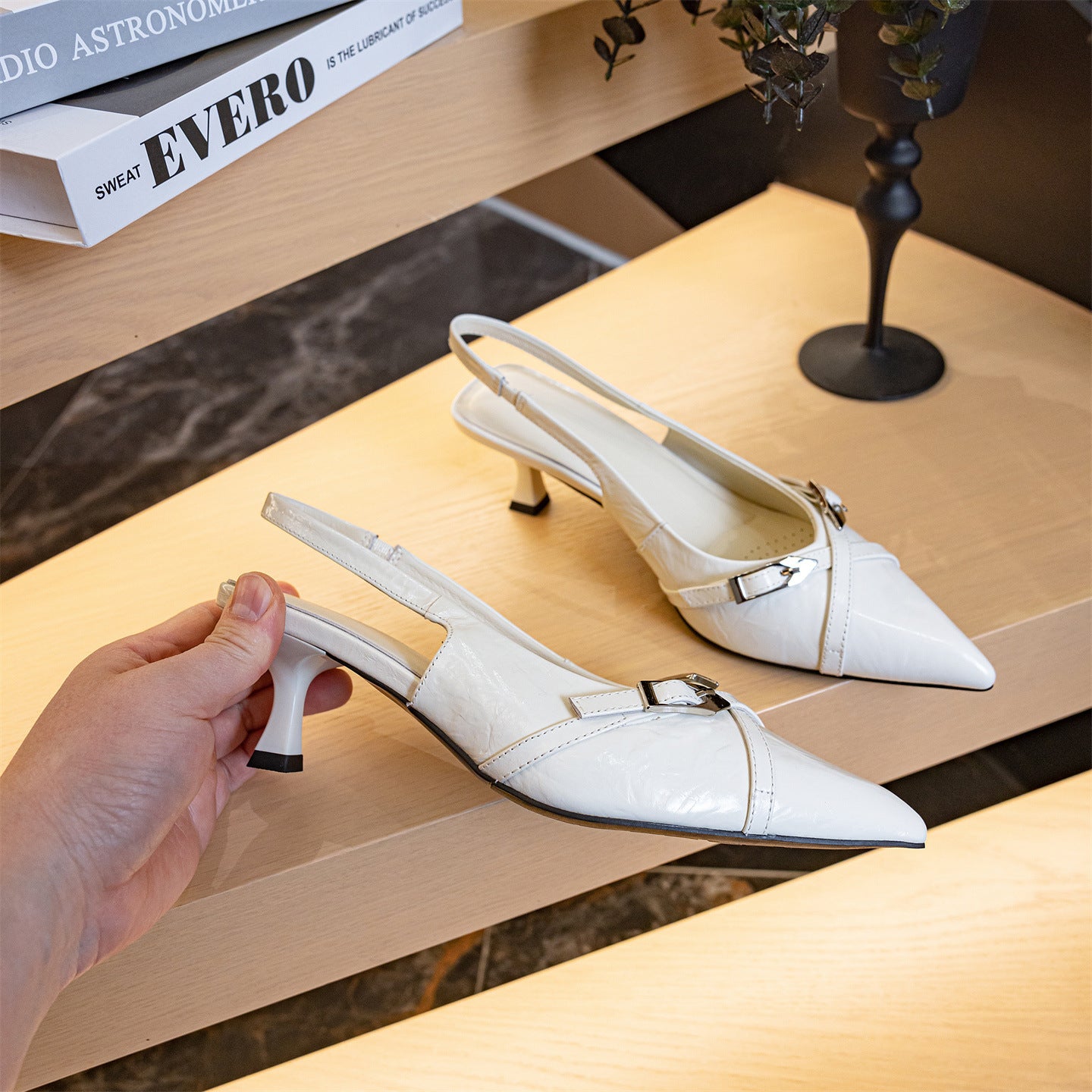 Women's Toe Back Empty Stiletto Sier White Sandals