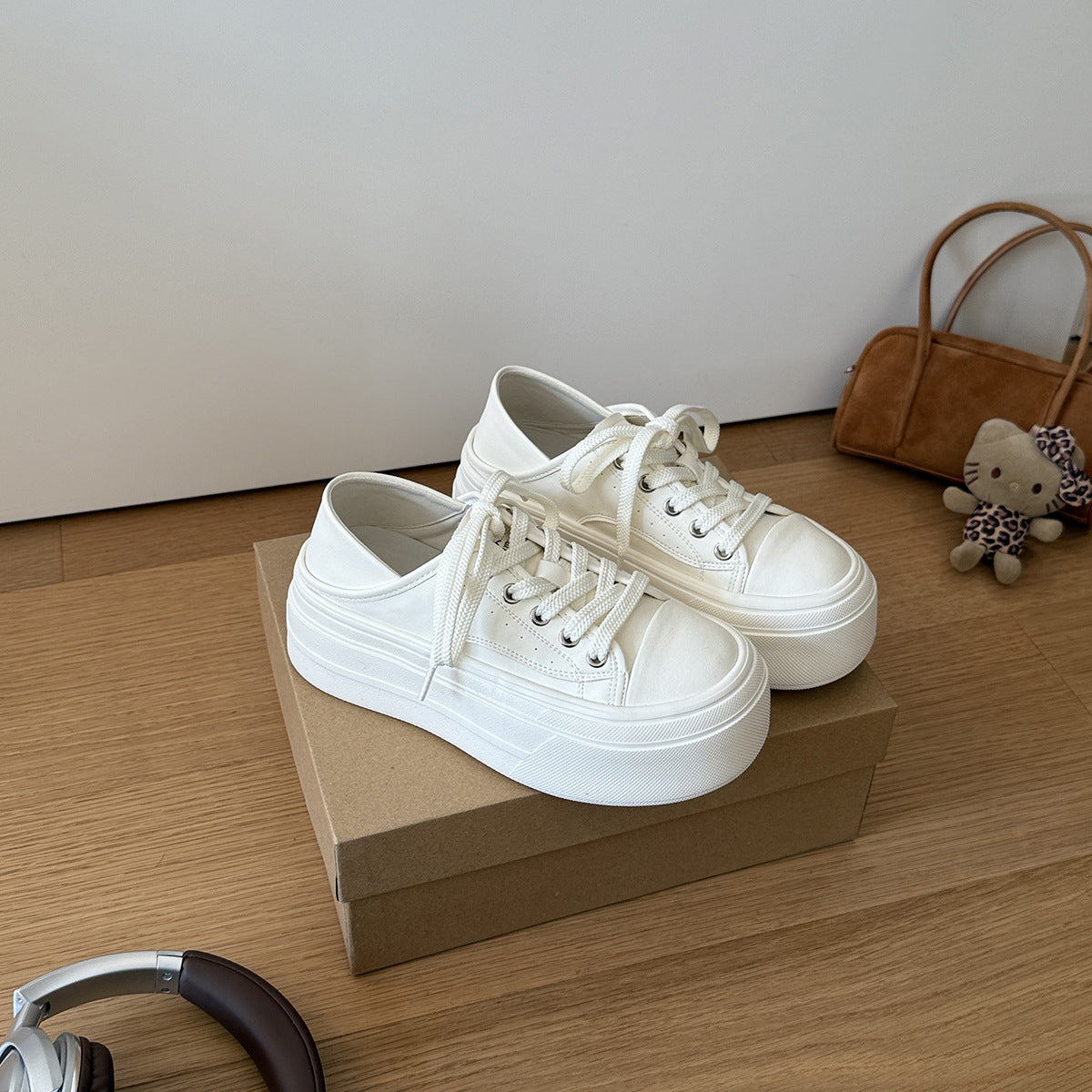 Women's Simple White Korean Style Small Platform Sneakers
