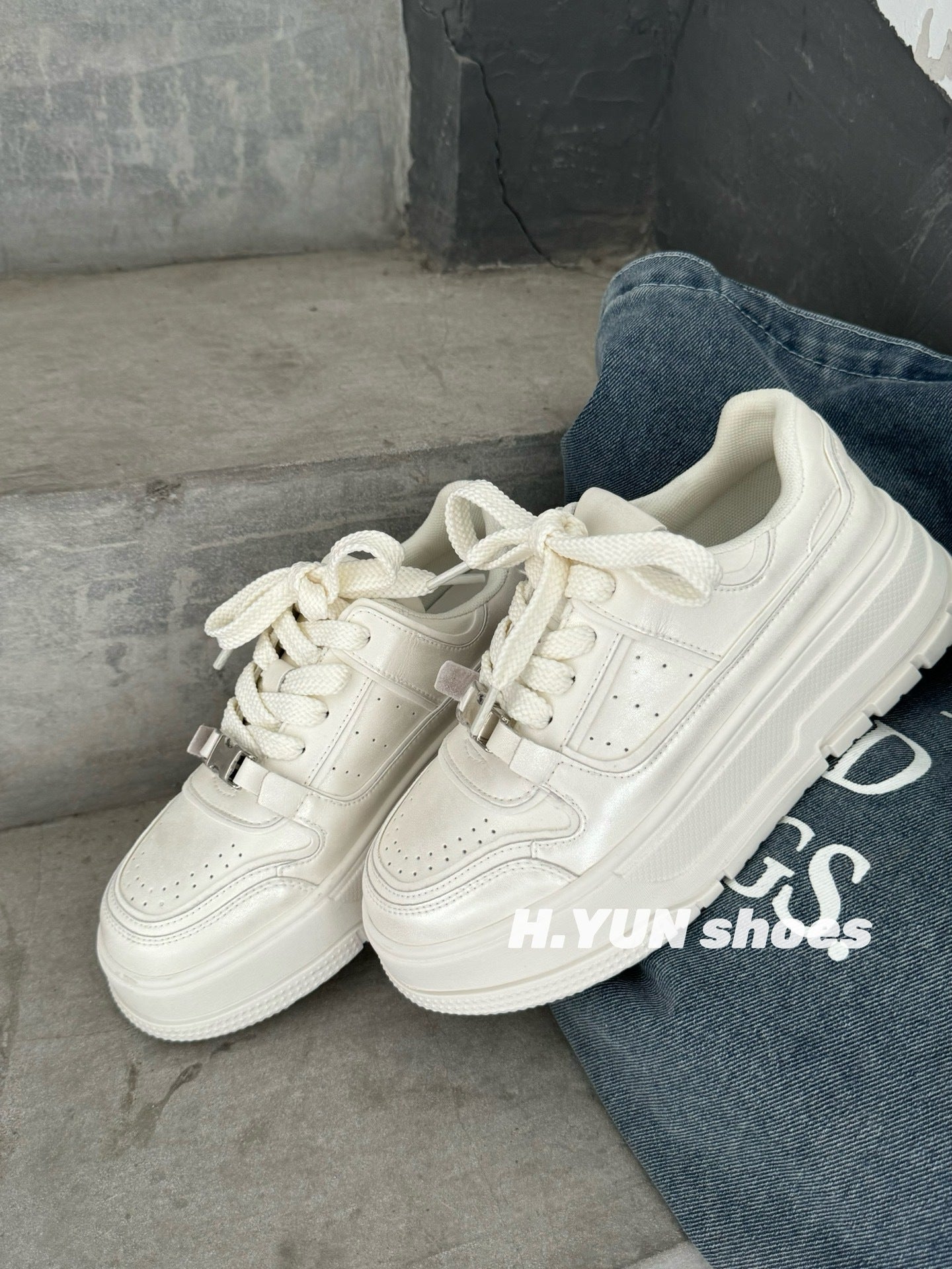 Women's Genuine Platform White Fashion Retro Distressed Sports Sneakers