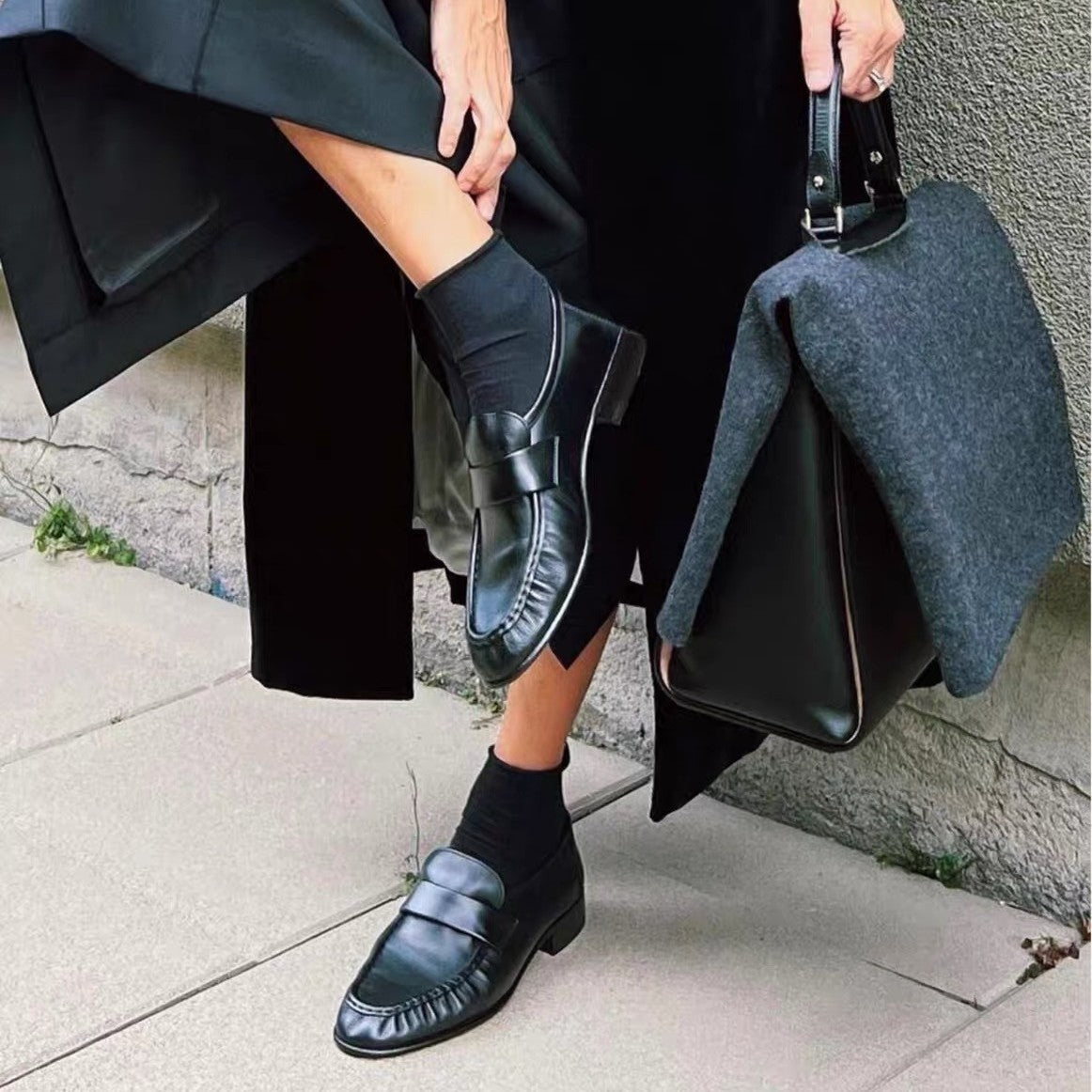Women's Cowhide Version Retro Fashion Handmade Pleated British Style Eel Skin Loafers