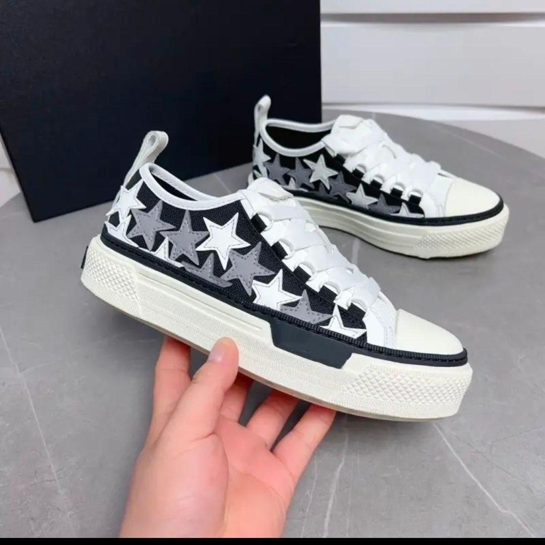 Five-pointed Star Breathable Lace Up Low Sneakers