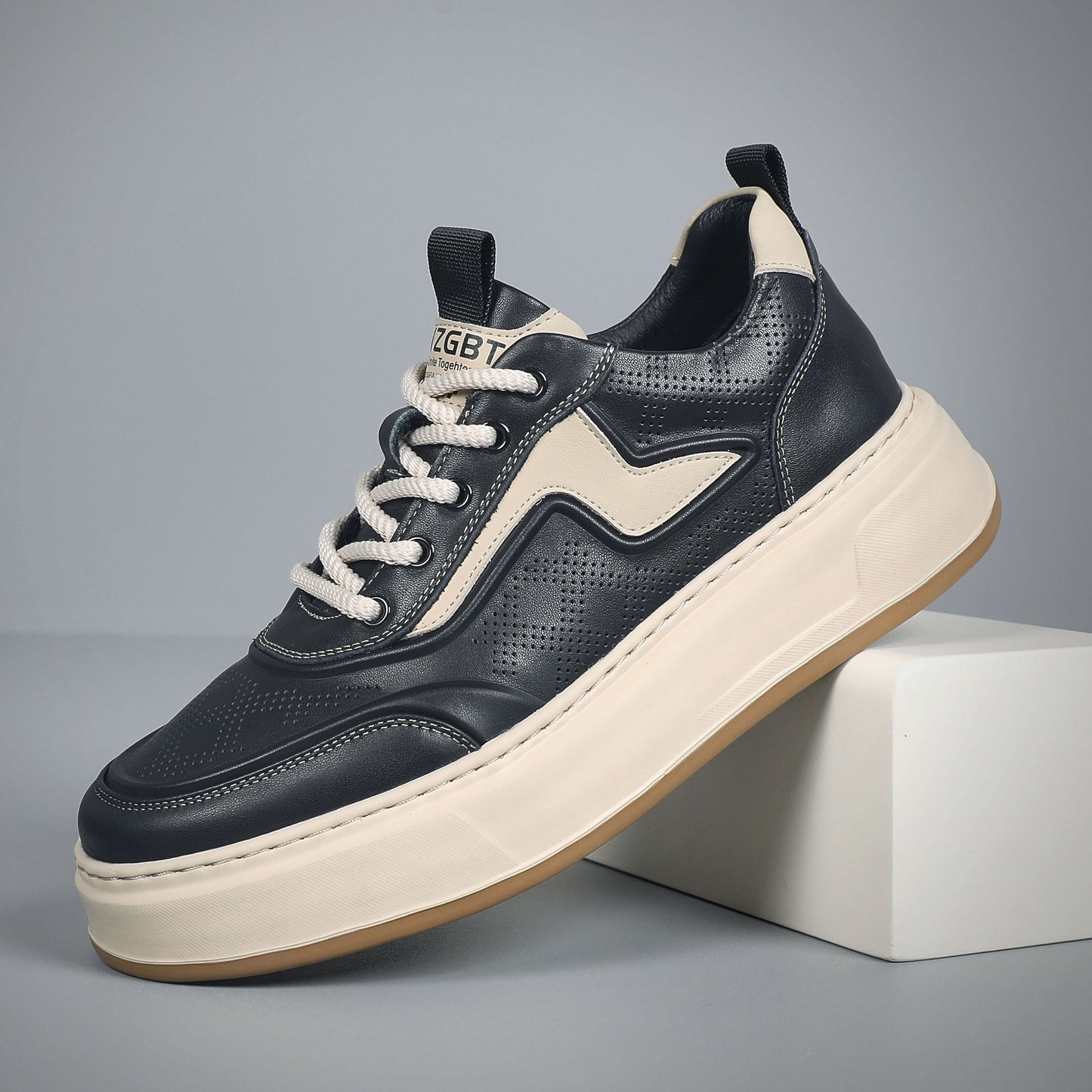 Men's Genuine Pure Cowhide Breathable Fashionable Soft Bottom Men's Board Shoes