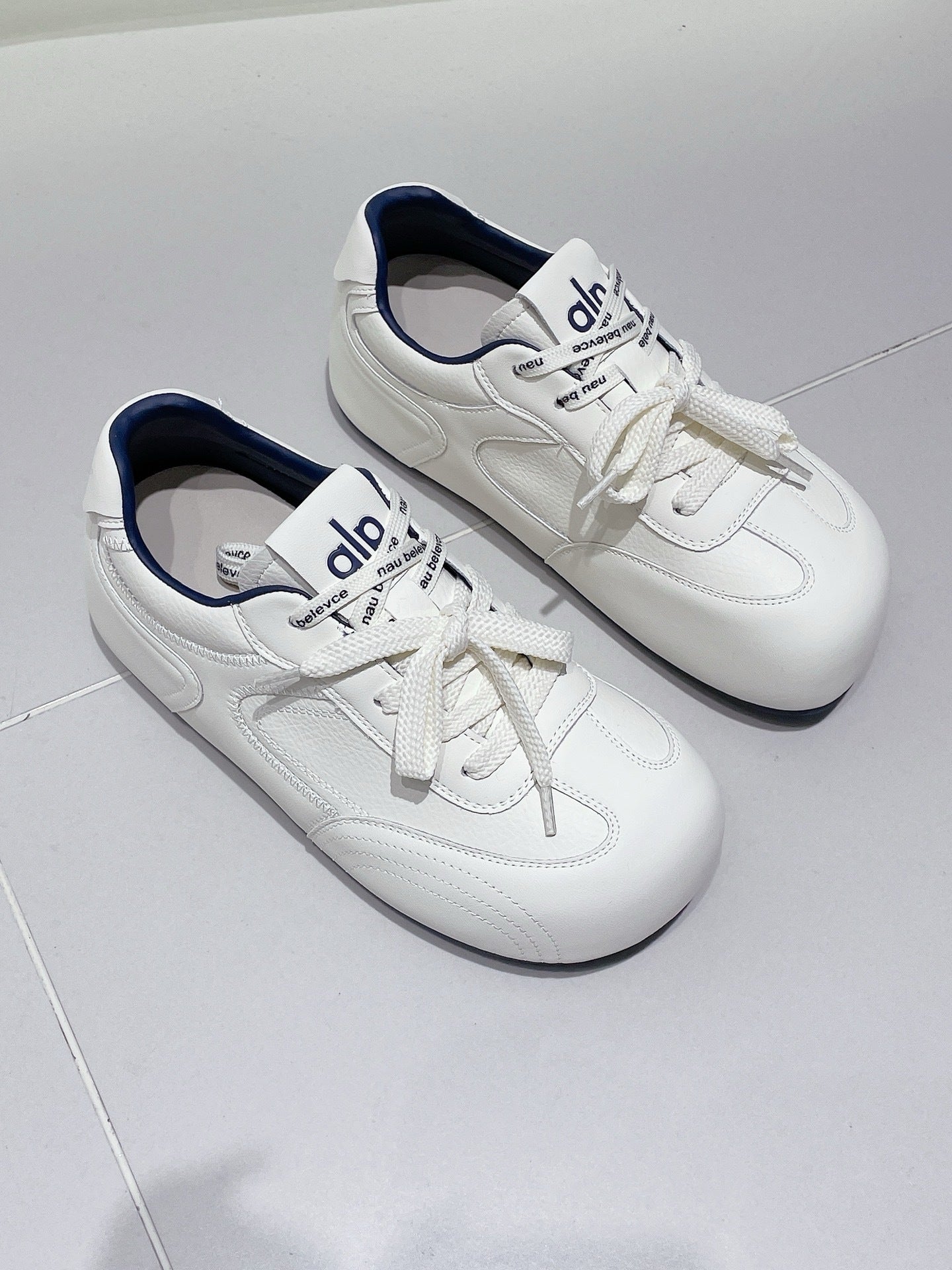 Women's Platform White Simple Height Increasing Insole German Training Casual Shoes