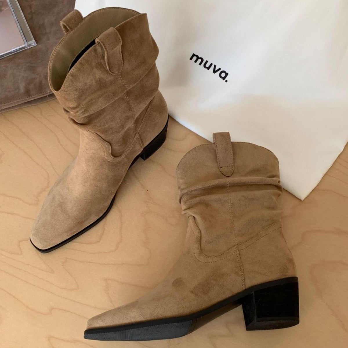 Women's Chunky Square Toe Middle Pleated Pile Style Vintage Boots