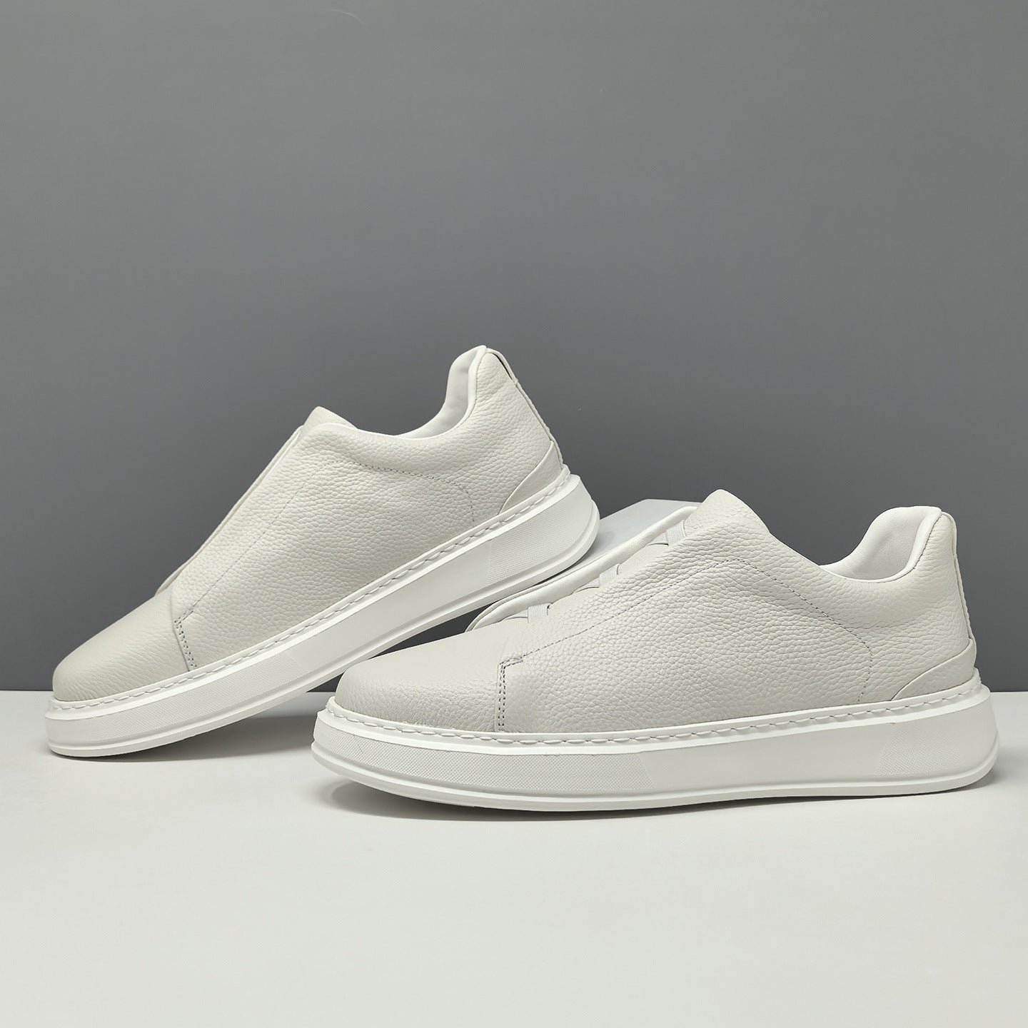 Men's Trendy White Light Luxury Slip-on Lazy Men's Board Shoes