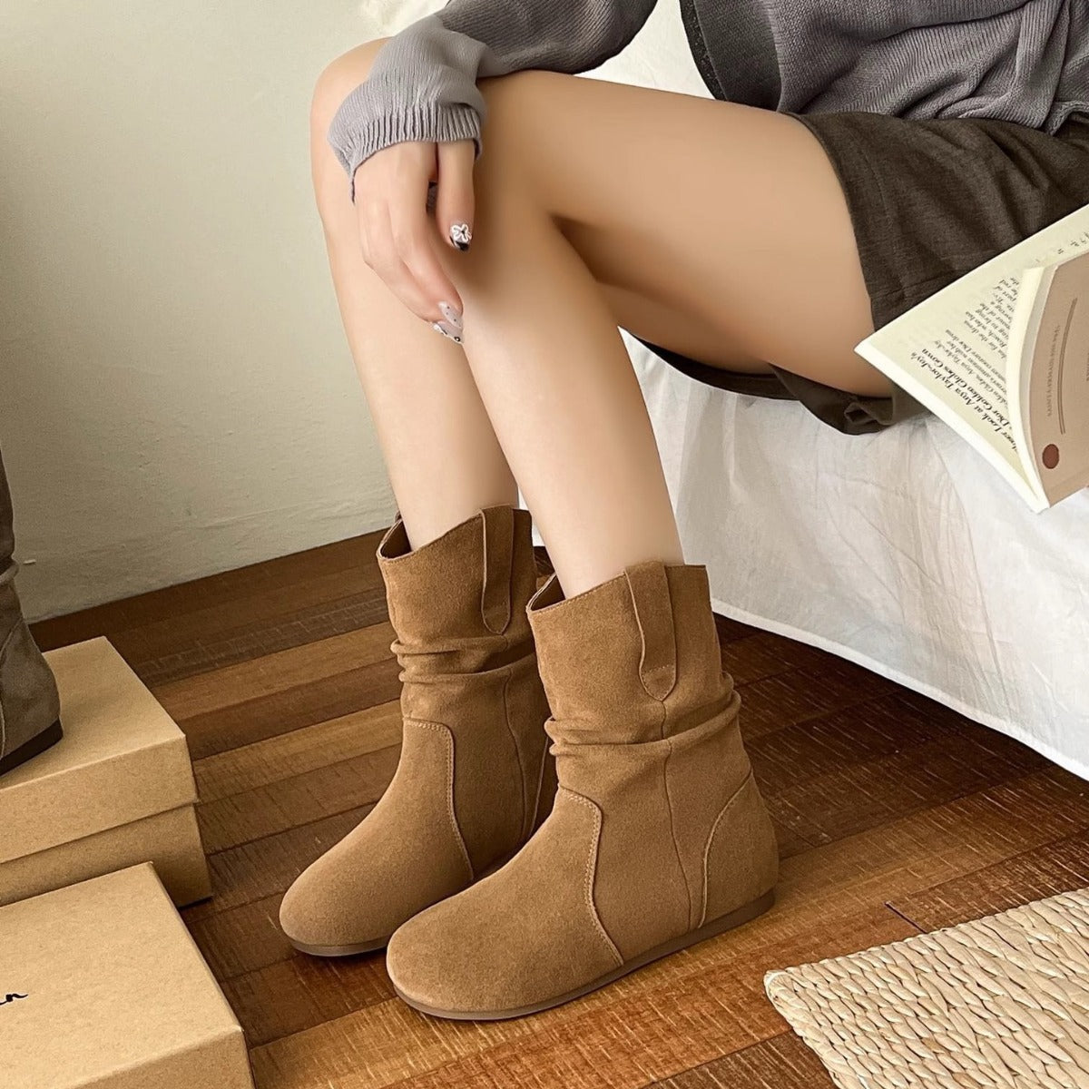 Women's Genuine Retro Height Increasing Insole Short Martin Boots