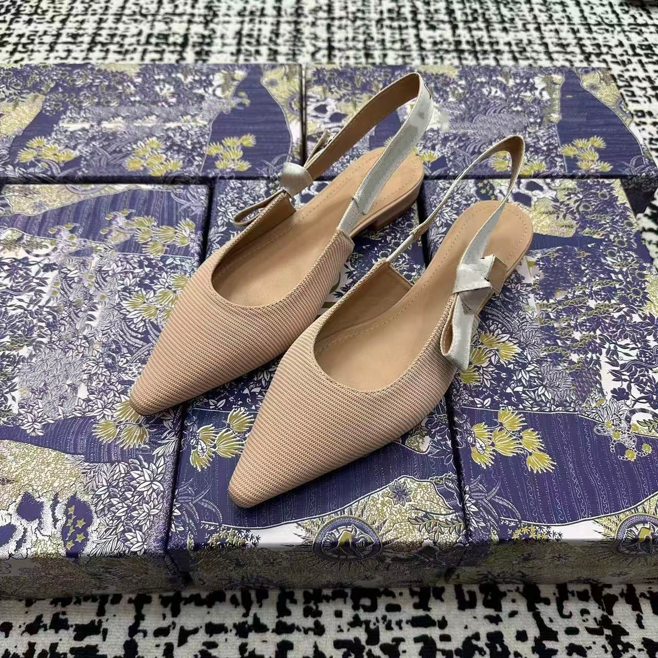 Women's Embroidery Knitted Back Empty Toe Cap Heels
