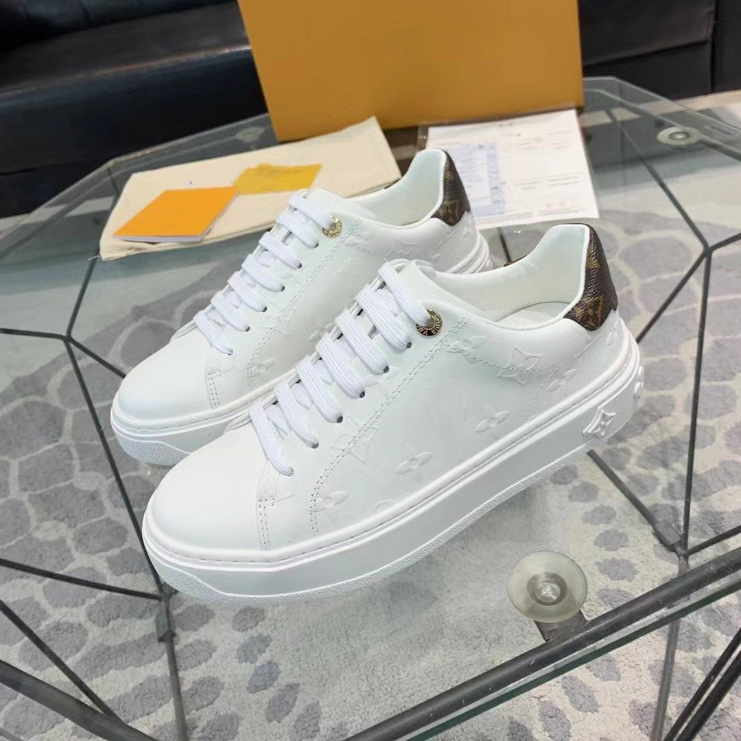 Women's V's White Fashion Embossing Thick-soled Breathable Women's Board Shoes