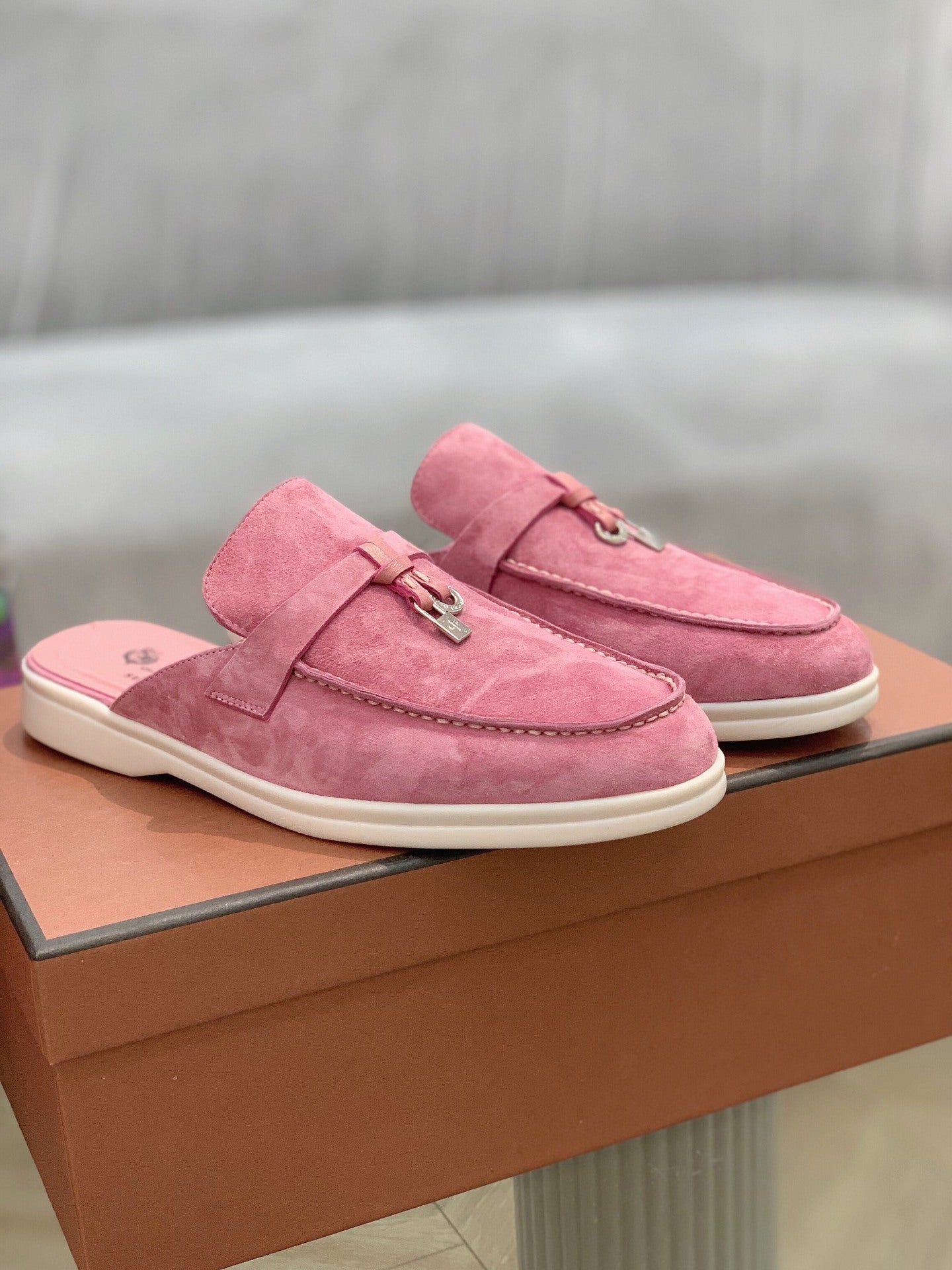 Women's & Men's Toe Box Plus Size Genuine Lazy Comfortable Slip-on Flat Slippers