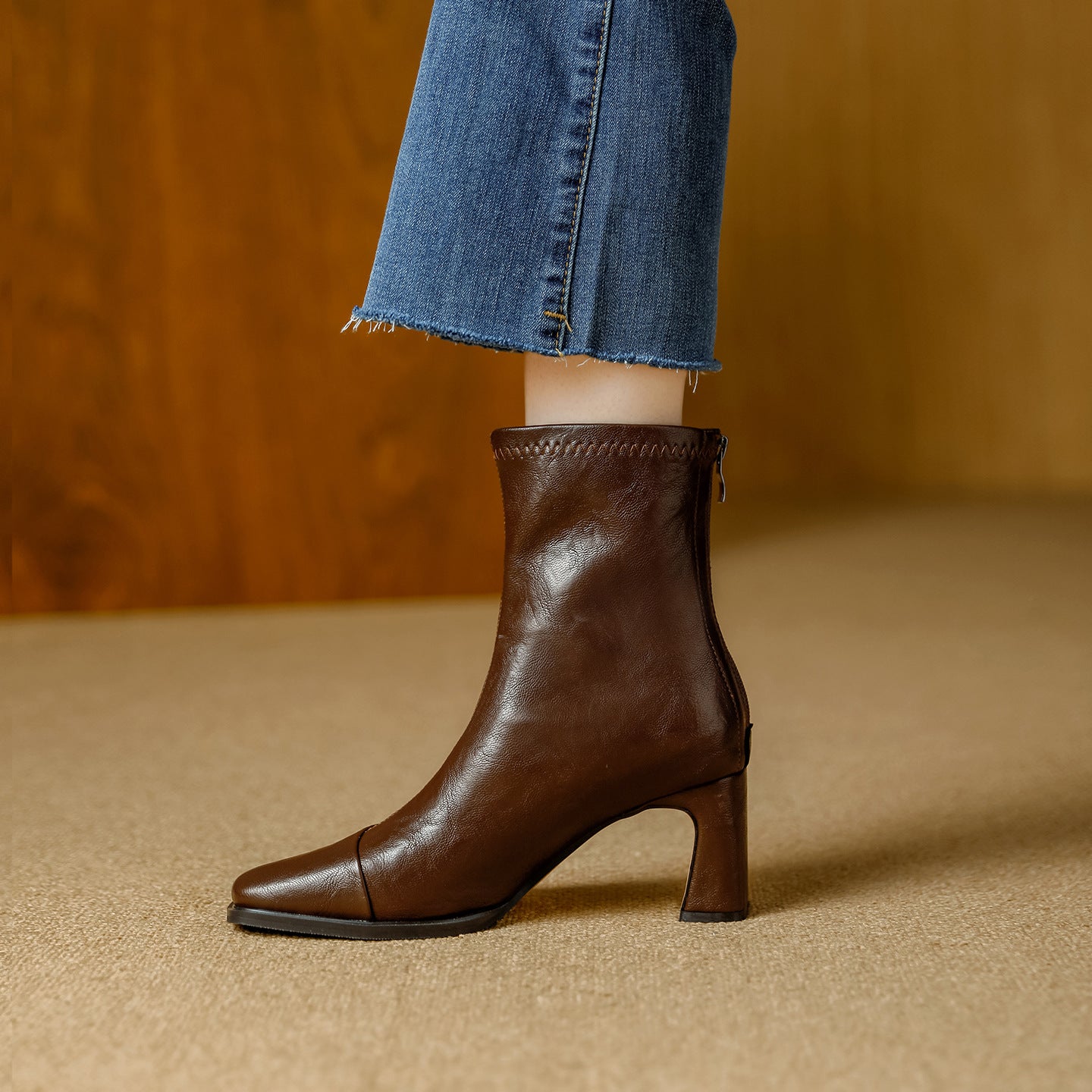 Women's High Stretch Thin With Padded Lining Simple Chunky Retro Commuter Women's Leather Boots