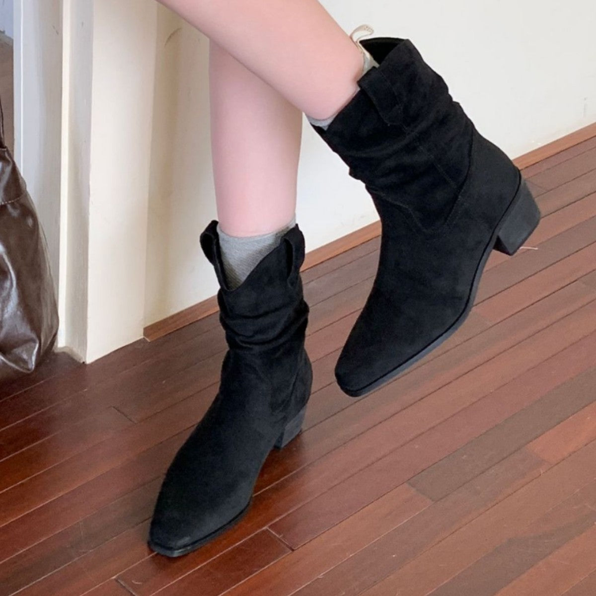 Women's Chunky Square Toe Middle Pleated Pile Style Vintage Boots