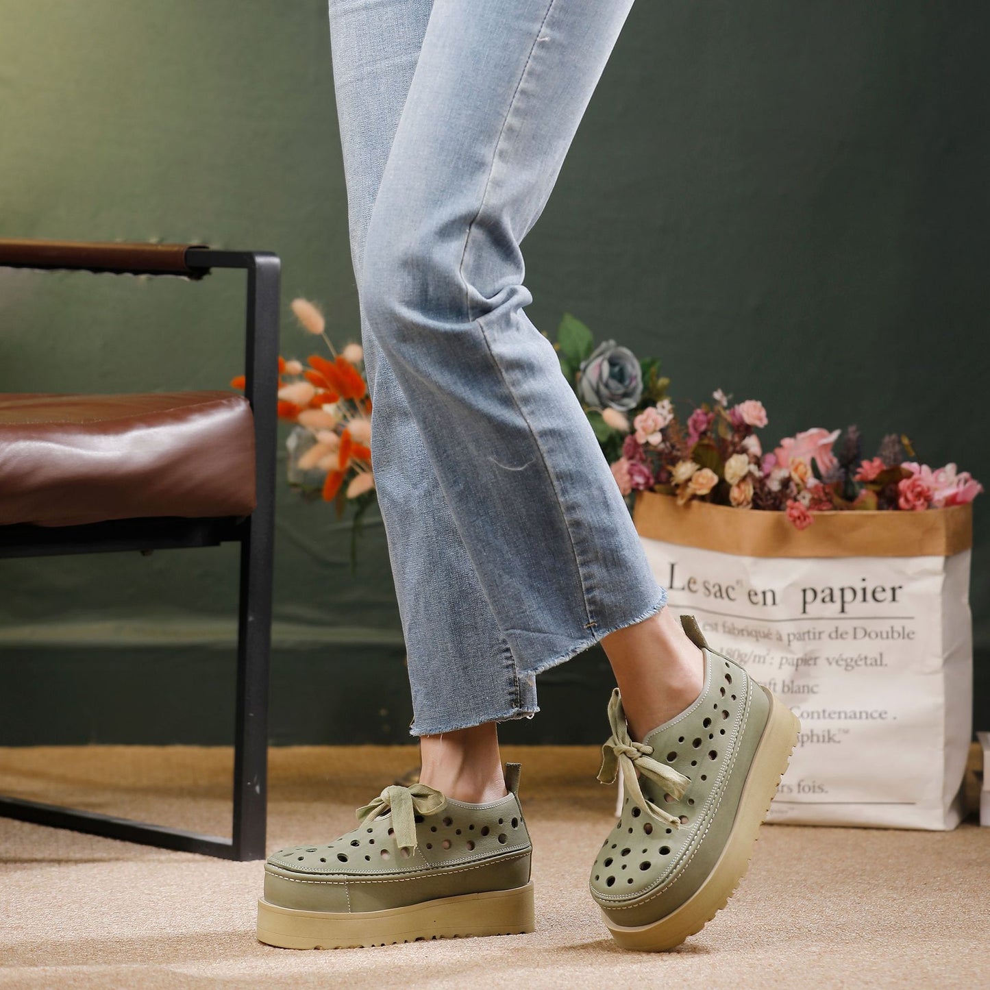 Women's Hole Elephant Pattern Top Layer Cowhide Platform Sandals