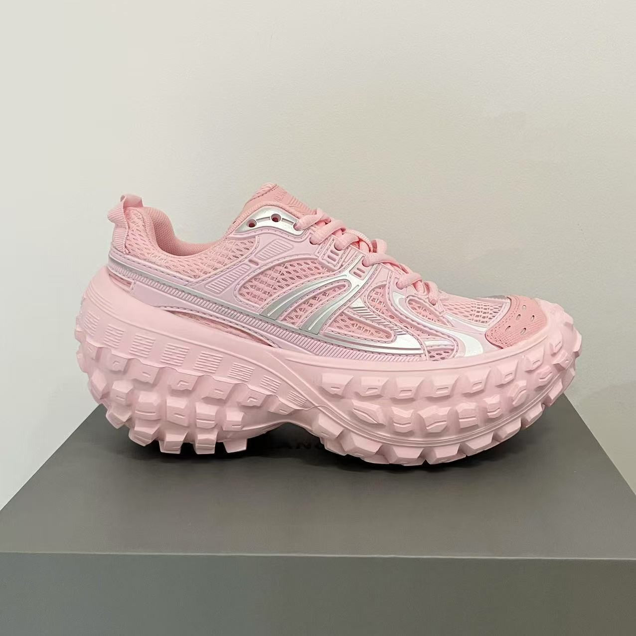 Women's & Men's Retro Platform Height Increasing Leisure Couple Tank Women's Sports Shoes