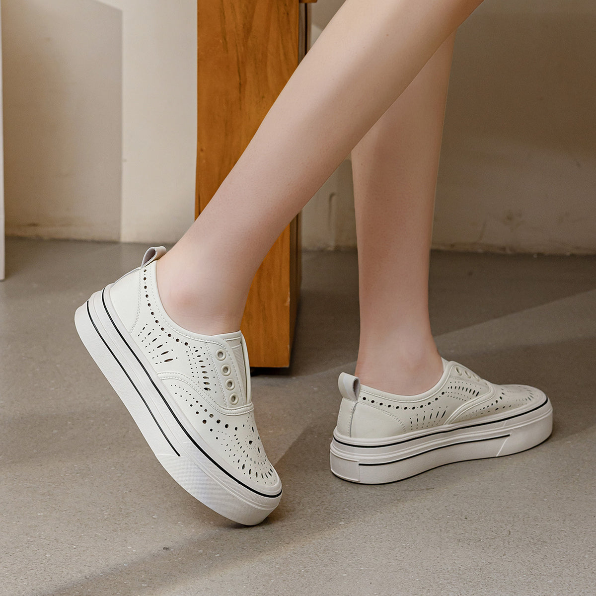 Women's Raise The Bottom Summer Hollow Breathable Sneakers