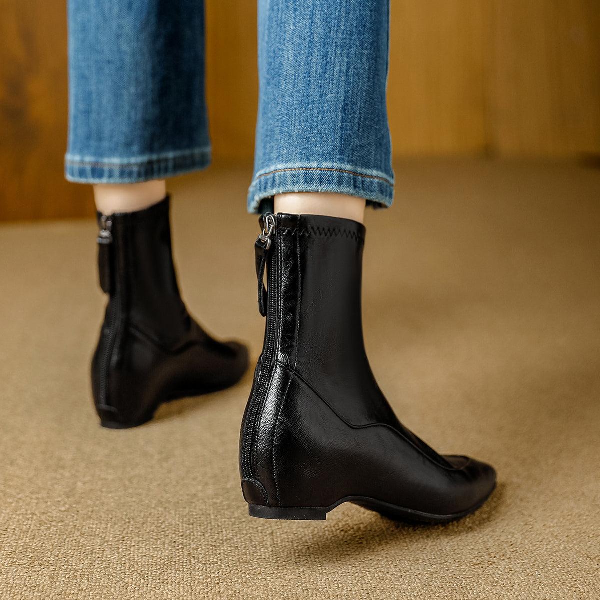 Women's Height Increasing Insole Pointed Toe Temperament Short Back Zipper Women's Leather Boots