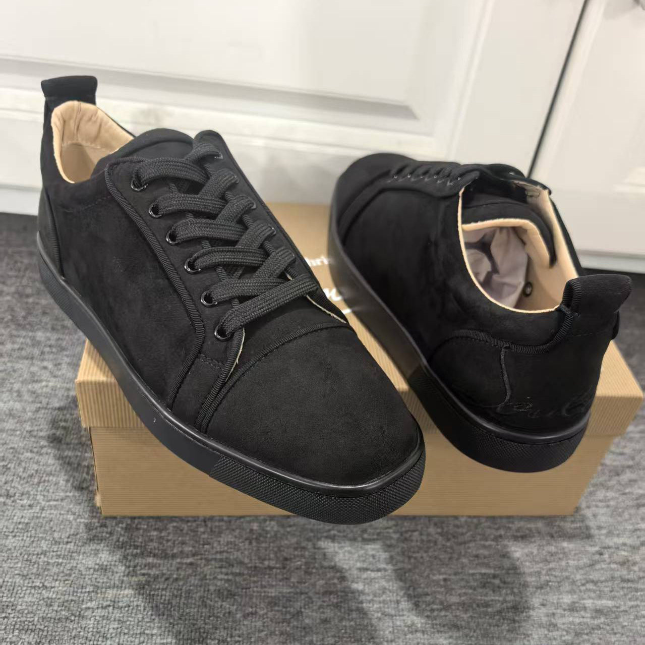 Men's Black Low Top Rivet Fashion Flat Men's Shoes