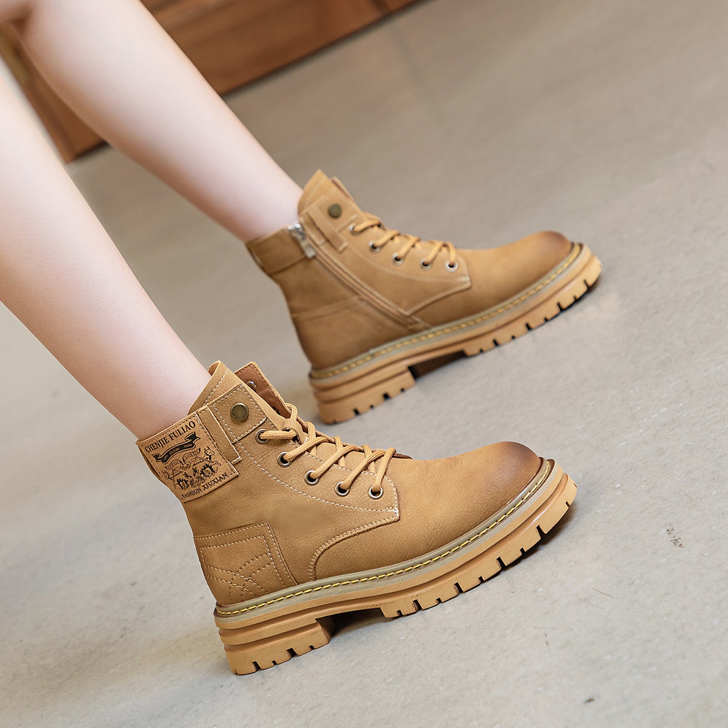 Women's Cowhide Martin Summer Waterproof Outdoor Travel Height Increasing Insole Retro Women's Leather Boots