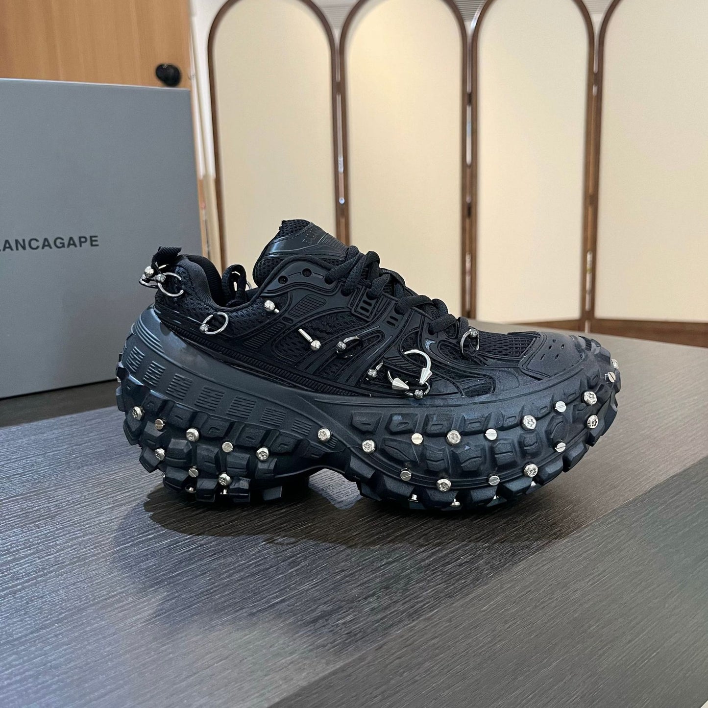 Women's Korean Durian Thick Bottom Height Increasing Rivet Women's Casual Shoes
