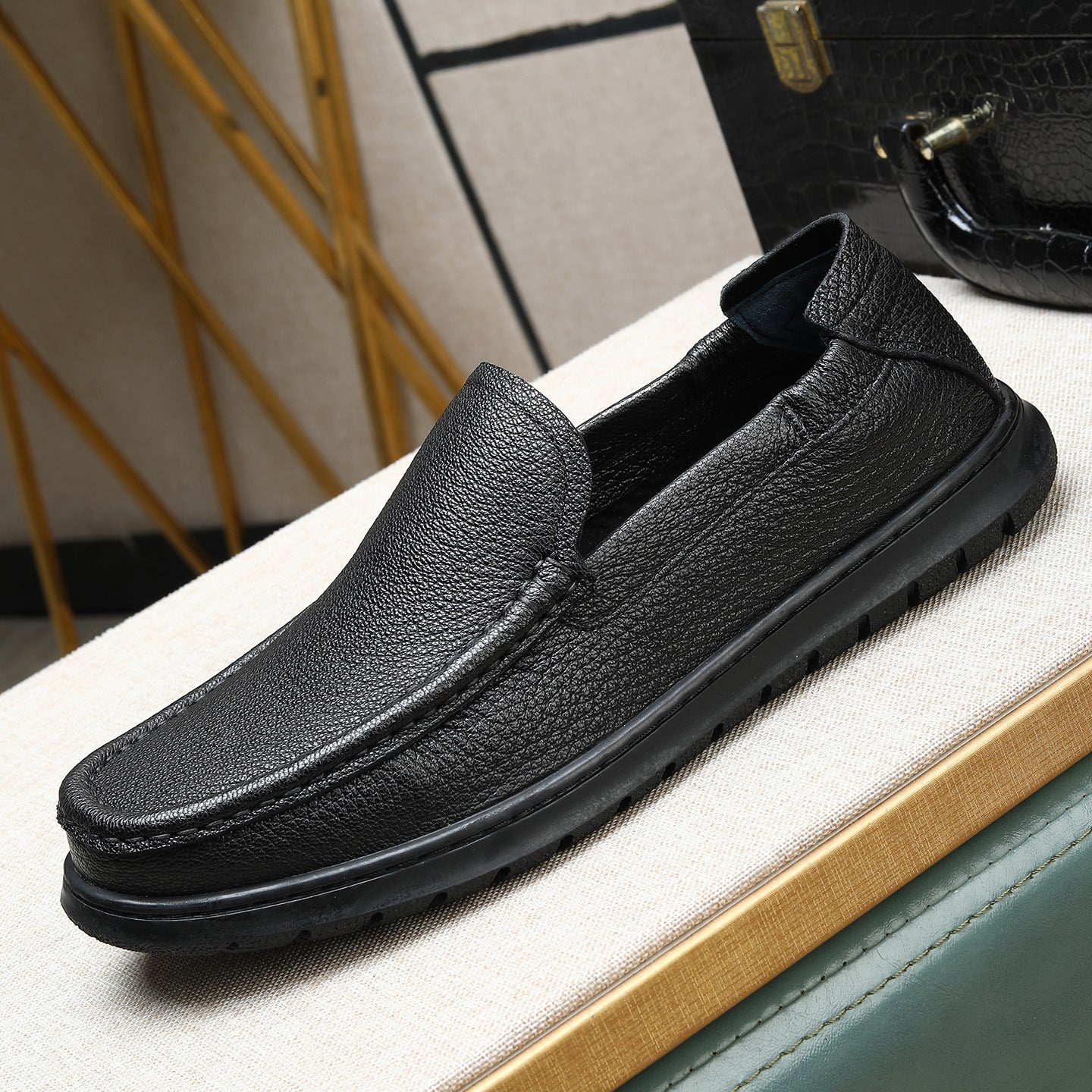 Men's Soft Sheepskin Online Lightweight Breathable Comfortable Slip-on Men's Shoes