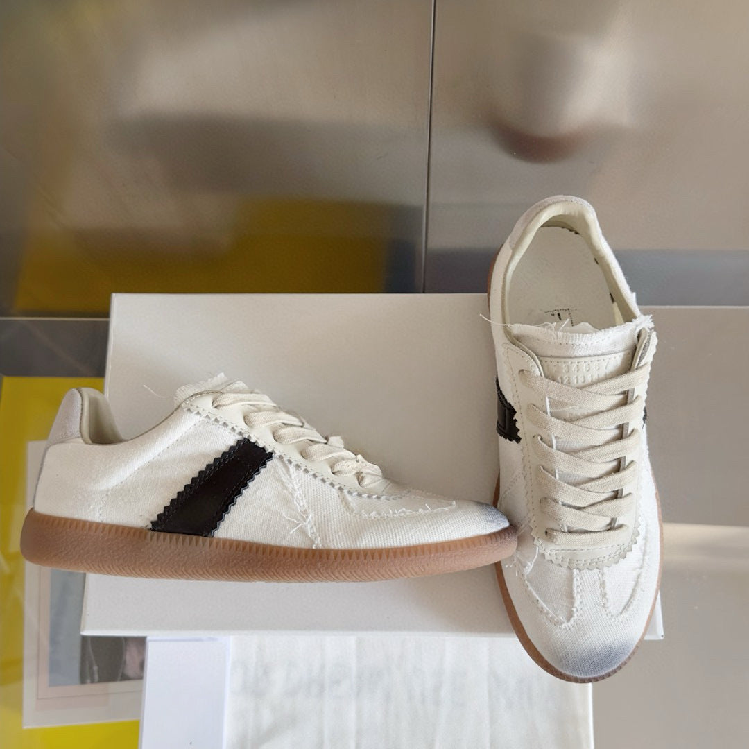 Women's & Men's Training Flat Round Toe Fashion Couple Men's Board Shoes