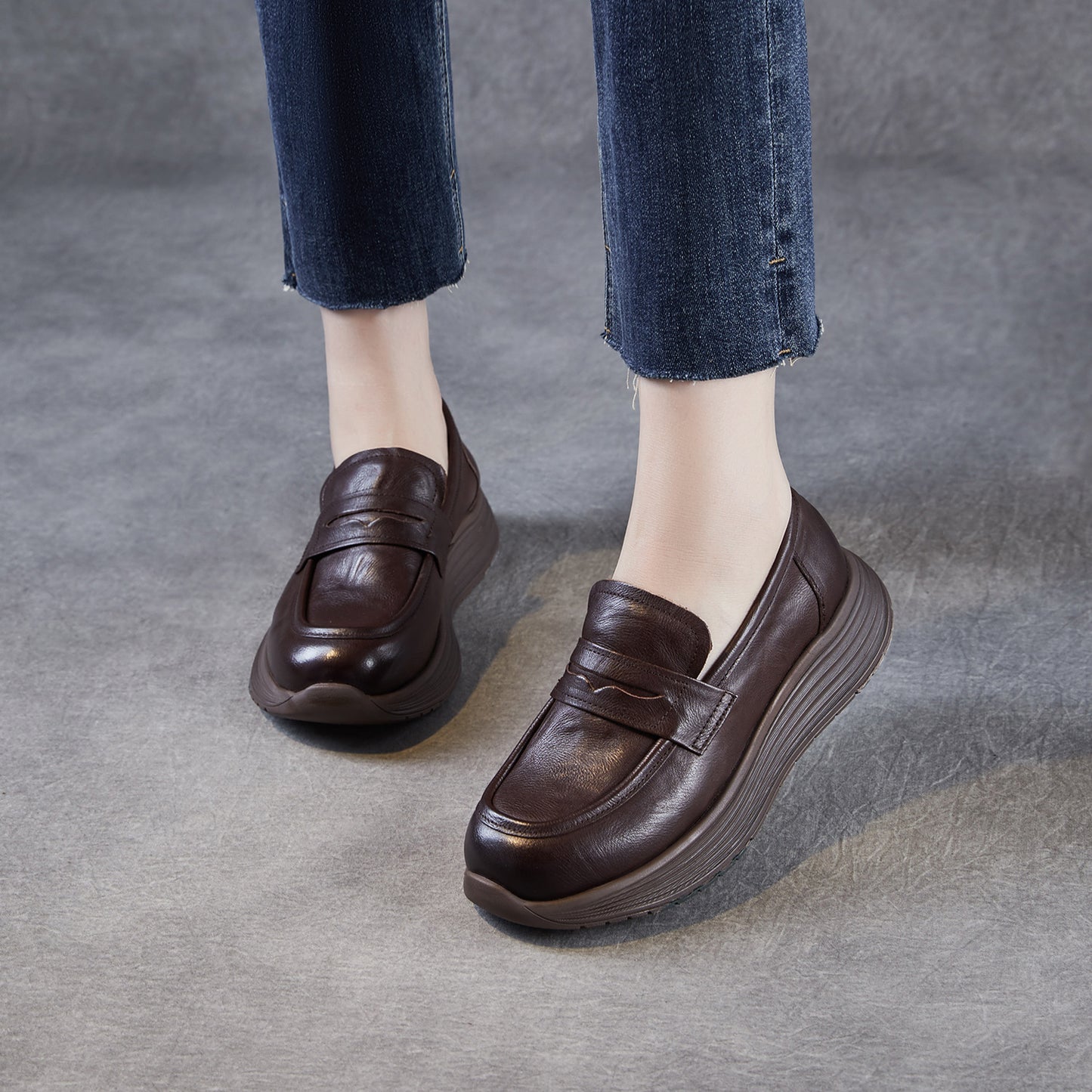 Women's One Pedal Mild Luxury Retro Small Autumn Round Toe Pumps Leather Shoes