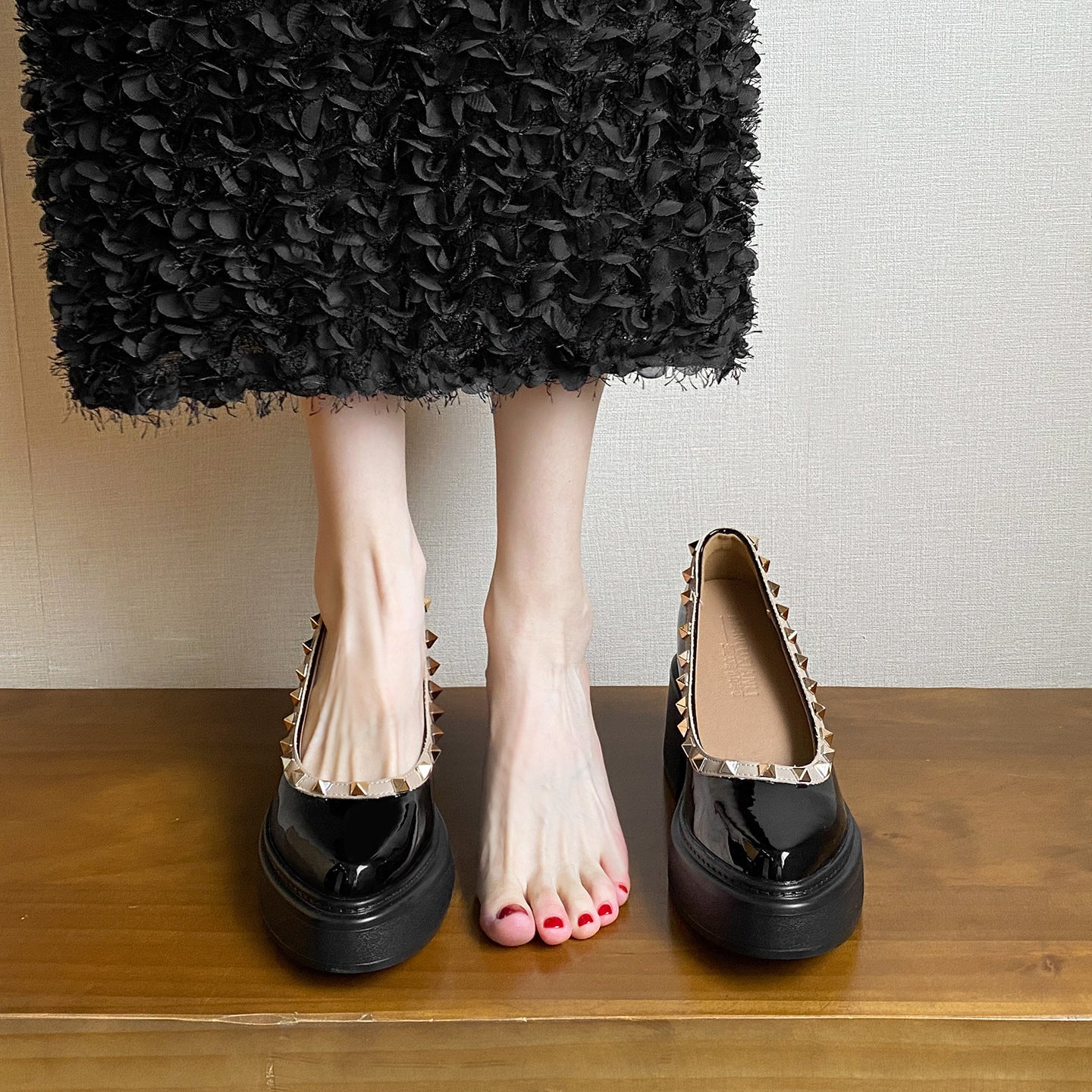 Women's Sheepskin Version Height Increasing Insole Platform Rivet Slip-on Temperament Shallow Women's Fashion Shoes
