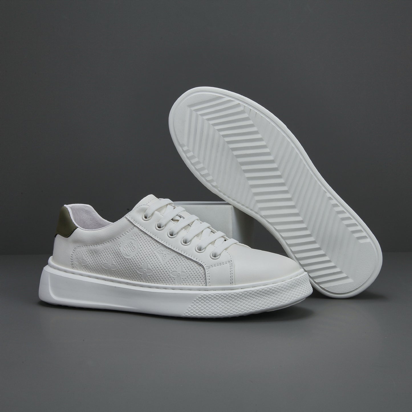 Men's Summer Genuine Fashion Breathable Sports Platform Versatile Men's Casual Shoes