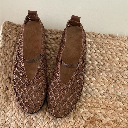 Women's Sheepskin Version Hollow Handmade Strap Round Toe Flat Women's Fashion Shoes