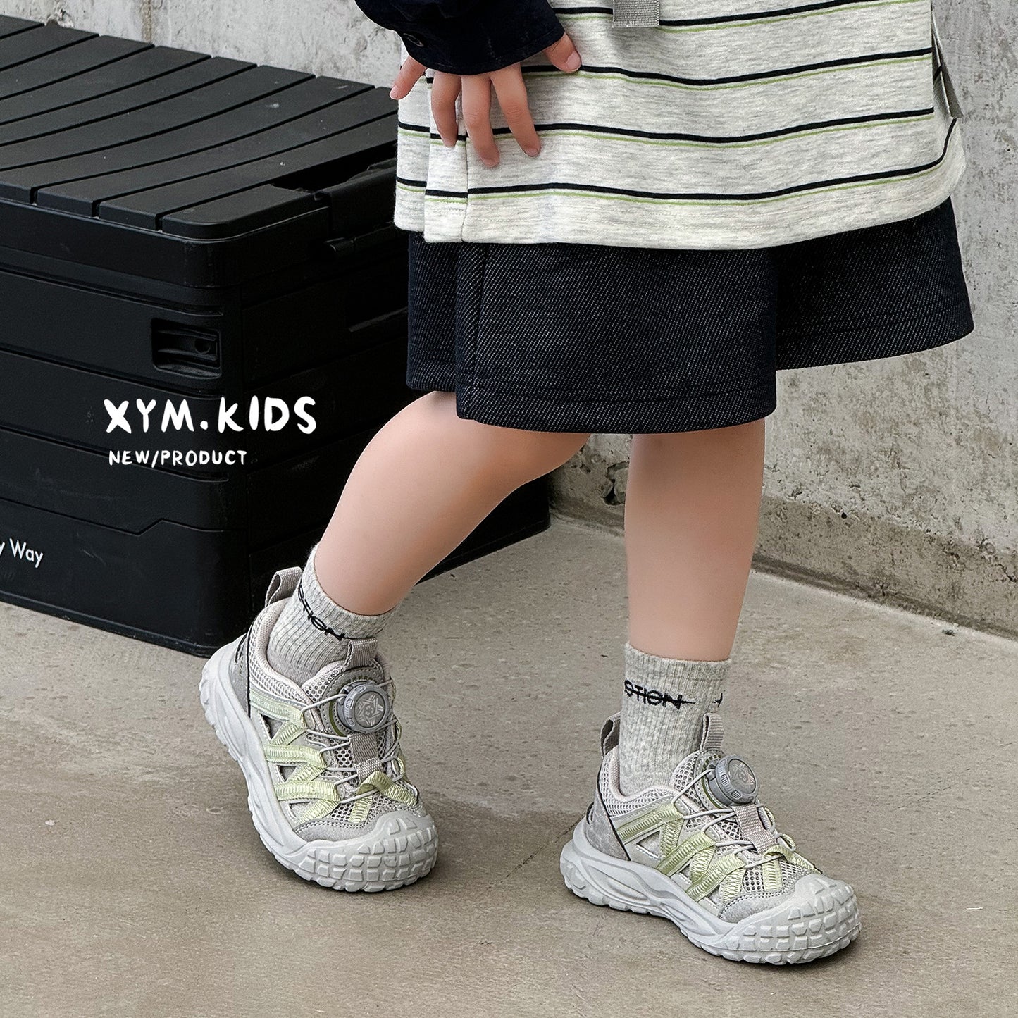 Summer Fashion Rotating Buckle Hollow Breathable Resin Sole Children's Sports Shoes