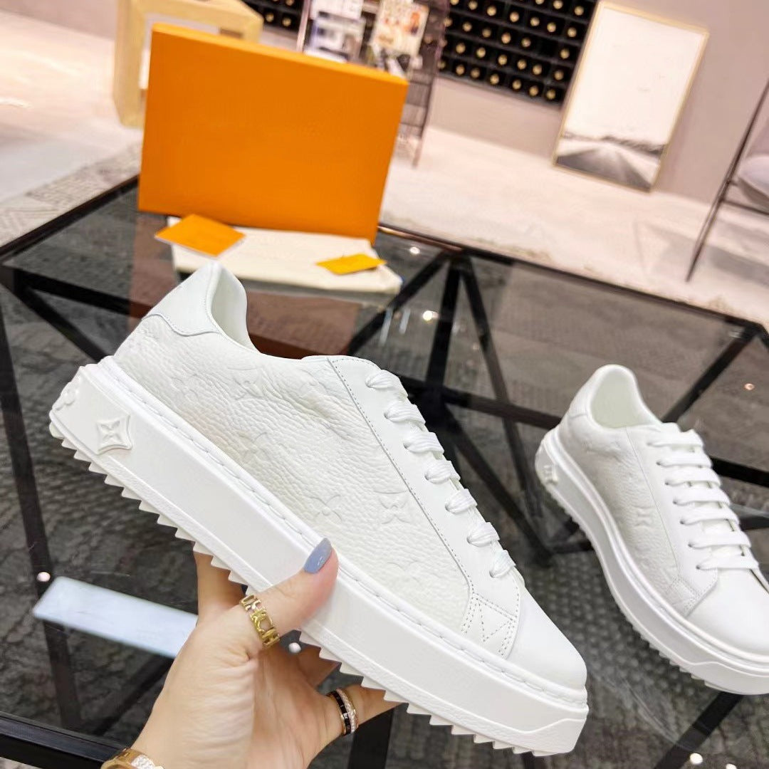 Women's V's White Fashion Embossing Thick-soled Breathable Women's Board Shoes