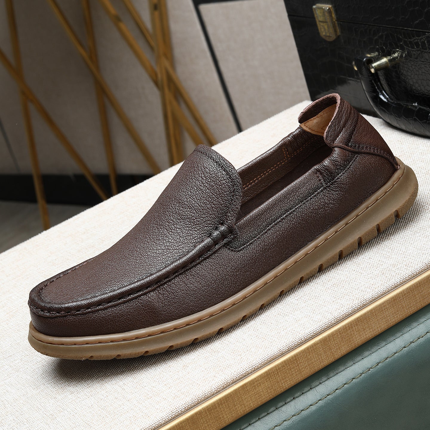 Men's Soft Sheepskin Online Lightweight Breathable Comfortable Slip-on Men's Shoes