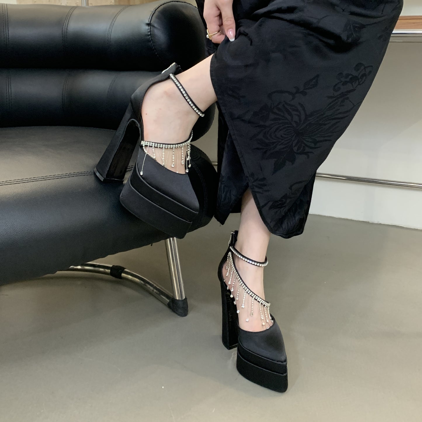 Women's Large Size Pointed Platform Catwalk Show Sandals