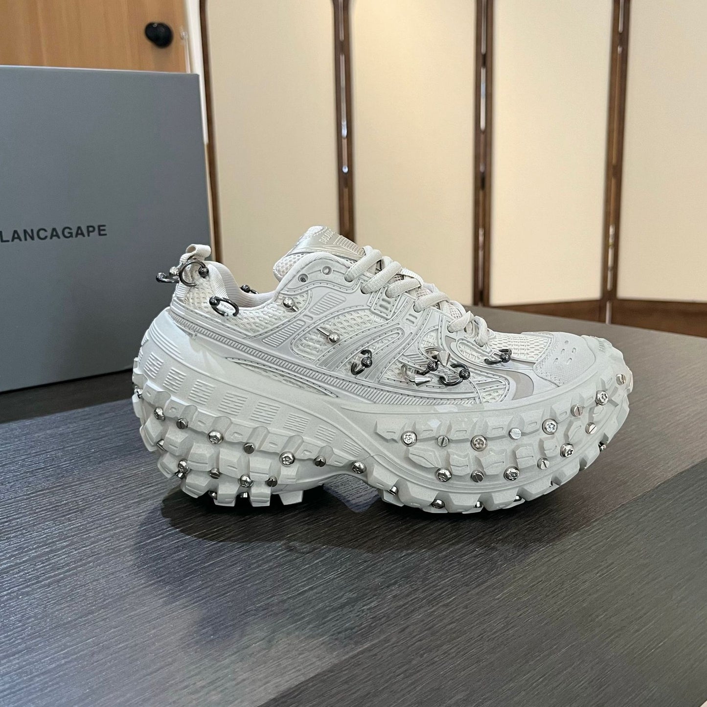 Women's Korean Durian Thick Bottom Height Increasing Rivet Women's Casual Shoes