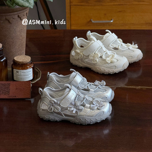 Children's Korean Style Hollow Flower For Middle Children's Sports Shoes