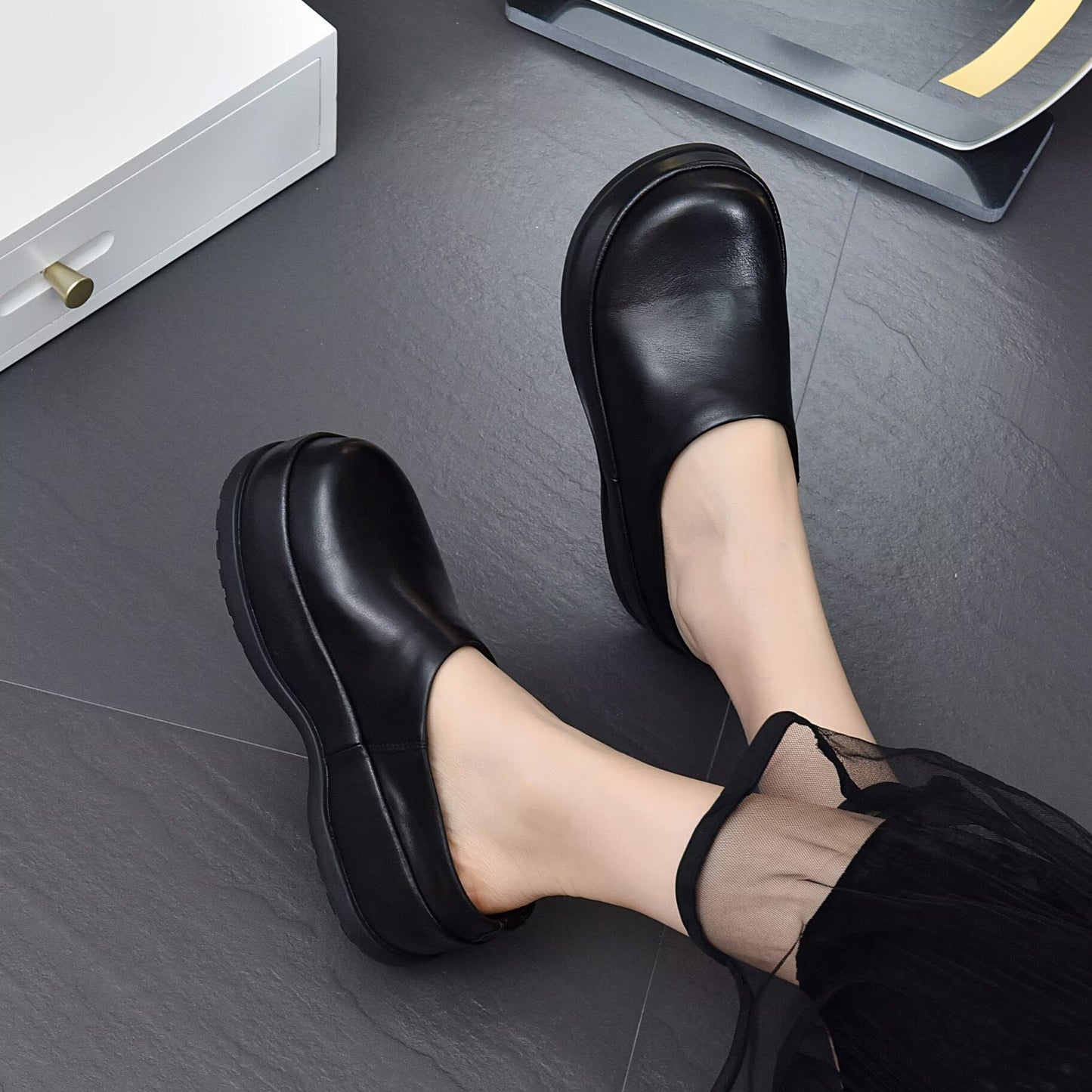 Women's Cowhide Summer Soft Bottom Feeling Toe Cap Fashion Outdoor Sandals